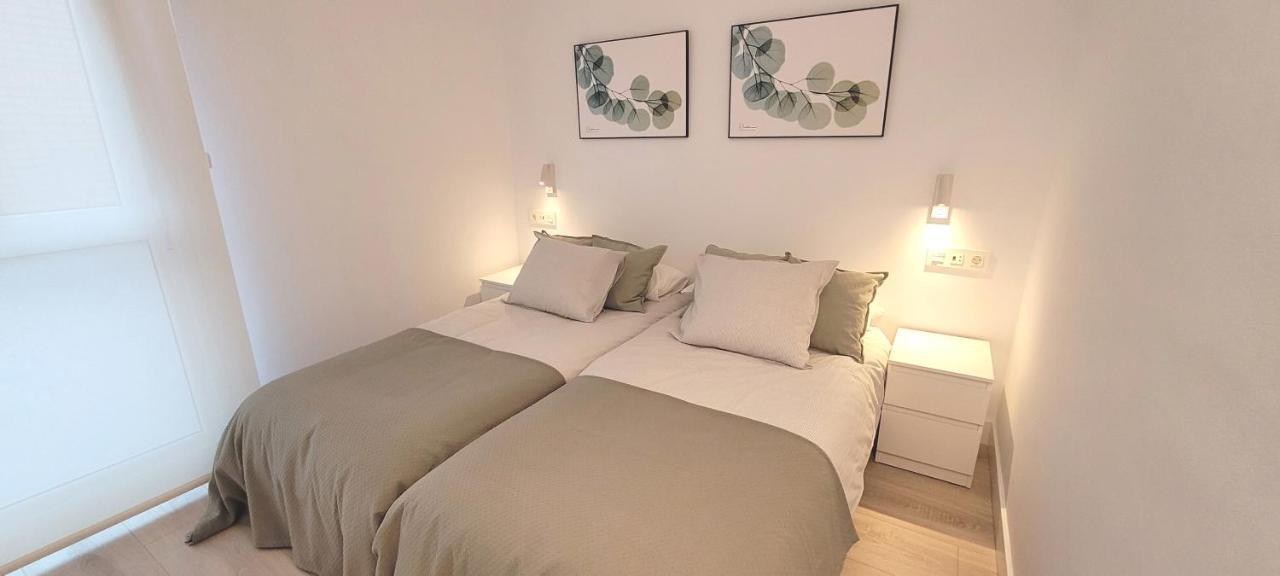 Cozy White Home In Getxo Buitenkant foto