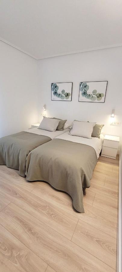 Cozy White Home In Getxo Buitenkant foto
