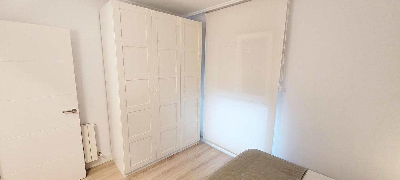 Cozy White Home In Getxo Buitenkant foto
